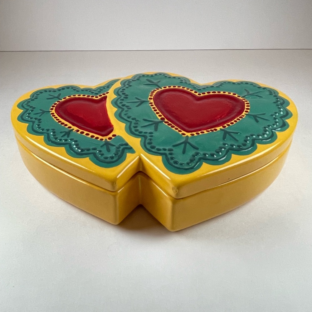 Vintage 70s Ceramic Heart Trinket Dish - Picture 3 of 7